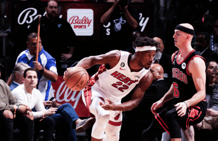 东部季后赛对阵出炉！热火搭上末班车，将战雄鹿，公牛猛龙出局