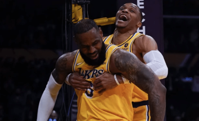 威少遭弃用真相曝光！沃帅获管理层批准，赛后他与队友无交流径直离开