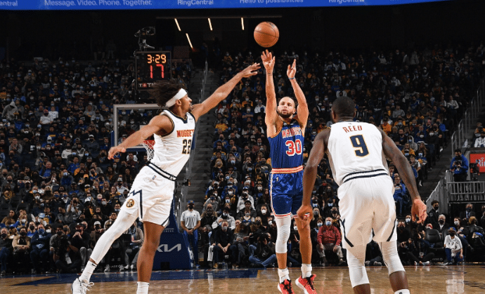 无缘逆转！勇士连创尴尬纪录，丢绝平+罚球低迷，悍将主动揽责