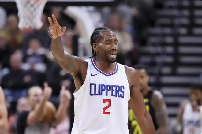 伦纳德祖巴茨争吵，被哈登换下，谁注意威少表情，输球原因找到