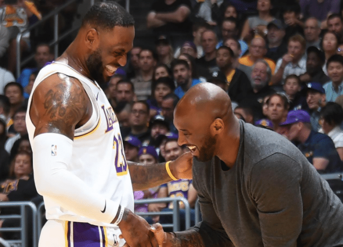 詹姆斯出场数超越名宿破纪录，1330场！夹着雪茄入场太霸气