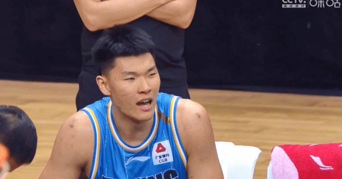 广东幸亏没要范子铭？6犯出场再吃T坑北京，坐下仍然在骂人！