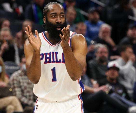 哈登交易后首战篮网，独享历史第3！2561三分破纪录仅次库里阿伦