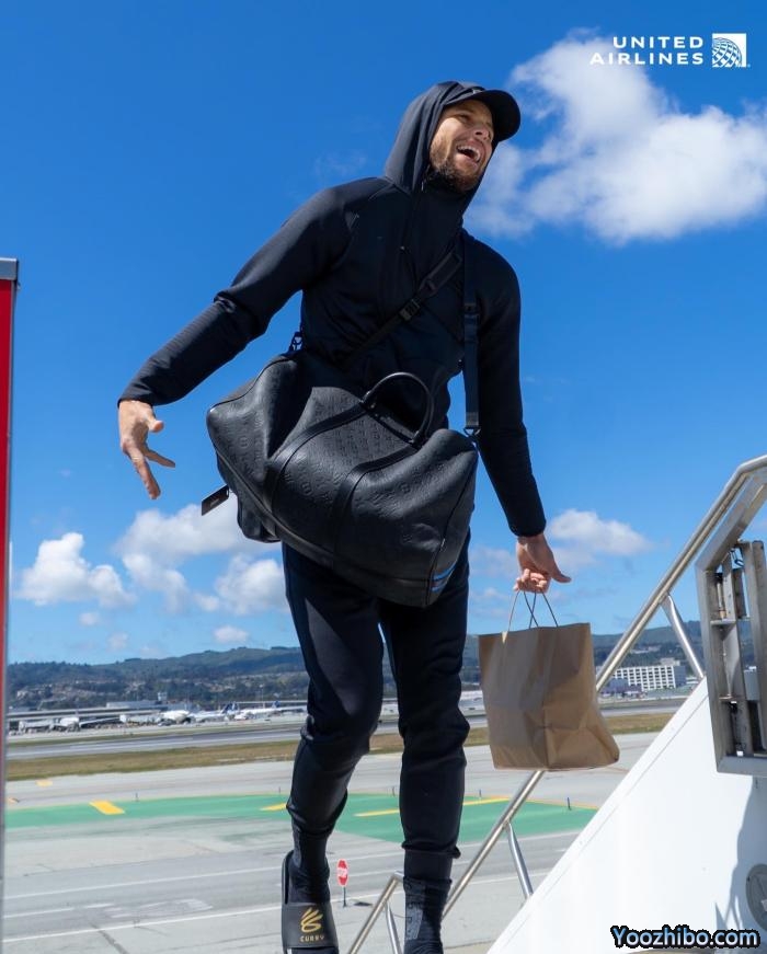 勇士出征G5！库里大笑克莱严肃冲西决，科尔暂时离队布朗冲13连胜