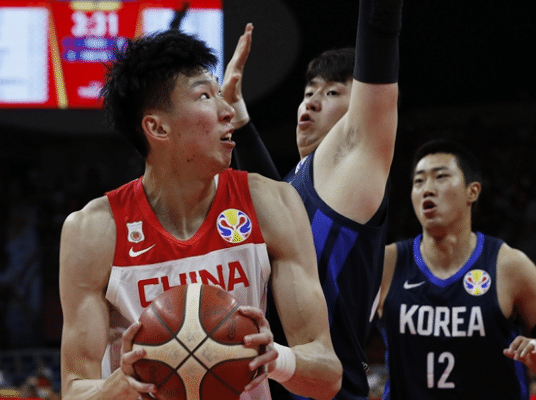 不顾舟车劳顿为国出战，周琦的态度值得肯定！