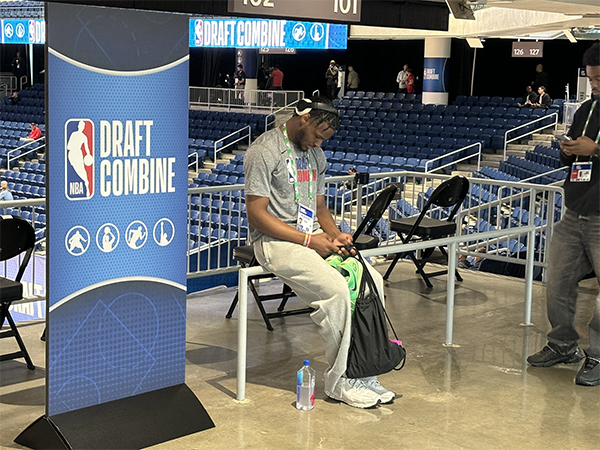 布朗尼真实身高曝光：仅1米87，或因爹被选中？