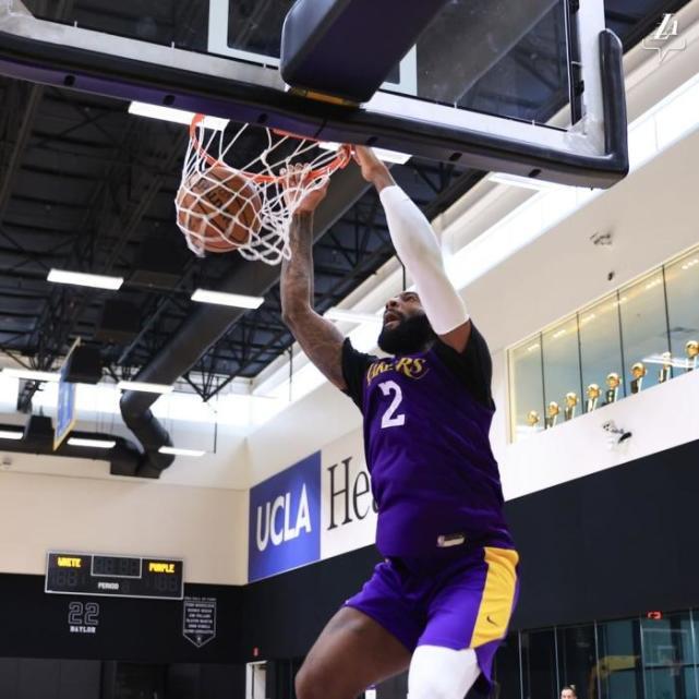 放马过来！纳什回应珍妮巴斯言论：湖人是卫冕冠军，我们要去击败他们！