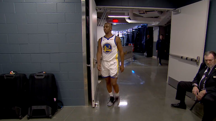 NBA伤病潮：保罗受伤一瘸一拐离场 拉文德罗赞等人都因伤退赛