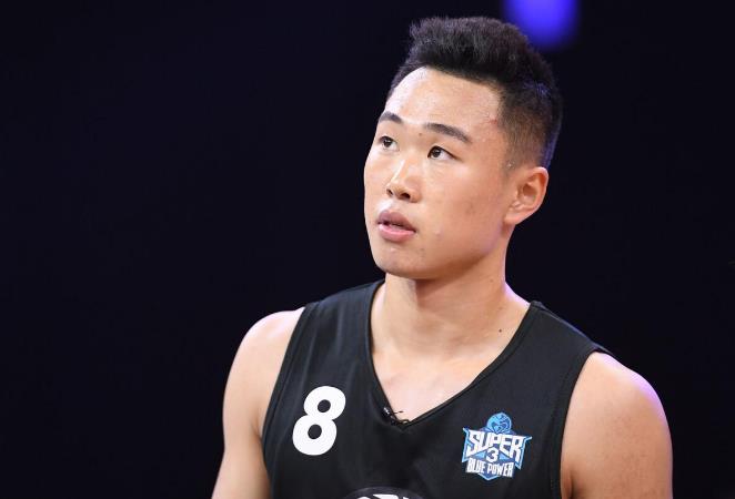 27 岁贺希宁广东摊牌，官宣决定留队，深圳遗憾，杜锋期待