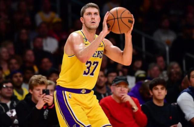 湖人外卖哥自曝还没领薪水：15日将发第一笔工资 160万有望保障