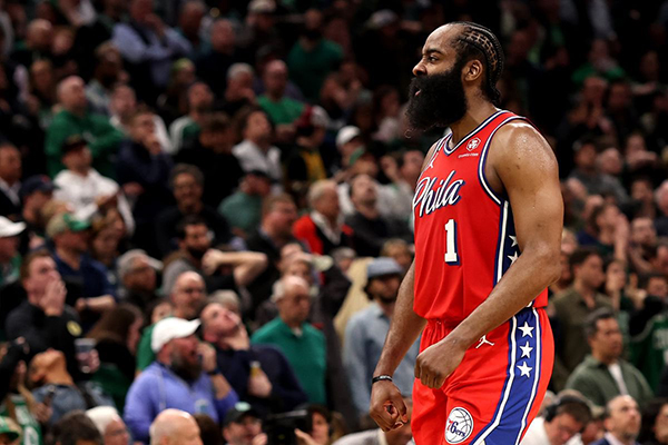 哈登归队真实意图曝光：搅乱训练营想让76人难堪 继续逼宫离队