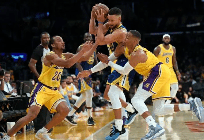 曝NBA计划让无症状球员参赛！湖人篮网成重灾区，疫情爆发仍不停赛