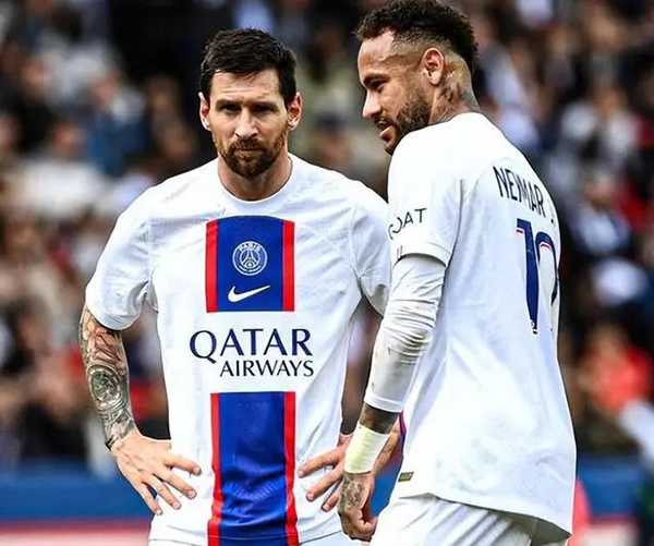 巴黎签下法兰克福前锋穆阿尼 转会总价9000万欧