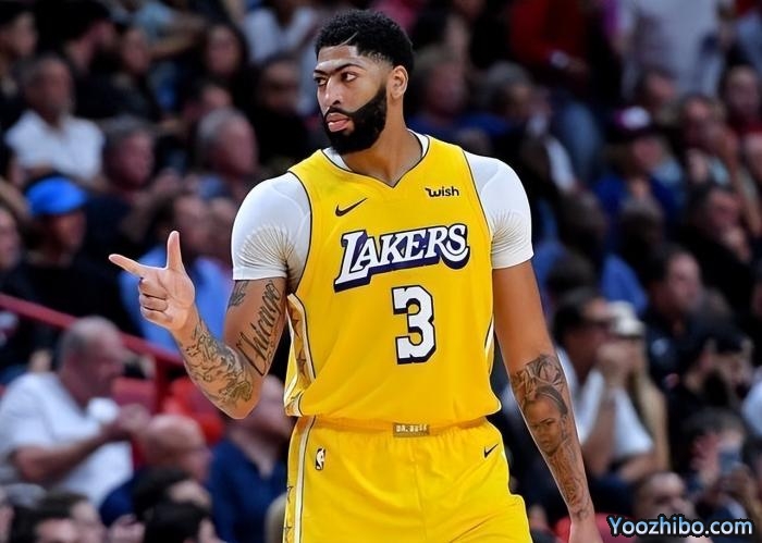 如何让浓眉哥保持健康？湖人主帅：一群人帮助他恢复状态