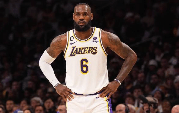 湖人0-3有多惨？詹姆斯浓眉爆发，里夫斯八村强势，仍全面溃败