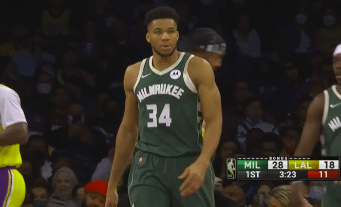 湖人攻防被完爆！字母5中5飙13分，威少0分2失误，主场遭嘘声