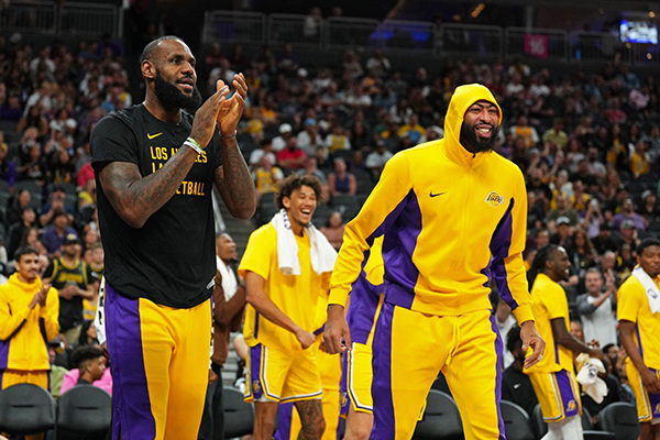 詹眉预计轮休缺战雄鹿！无缘对阵利拉德字母哥 最后一场或全员战太阳