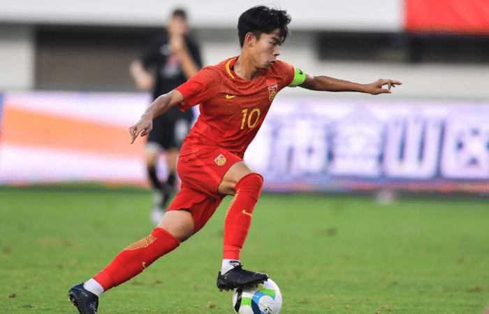 2-0！两连胜，国青“肌肉男”5连首发，闪耀西班牙：2022年造10球