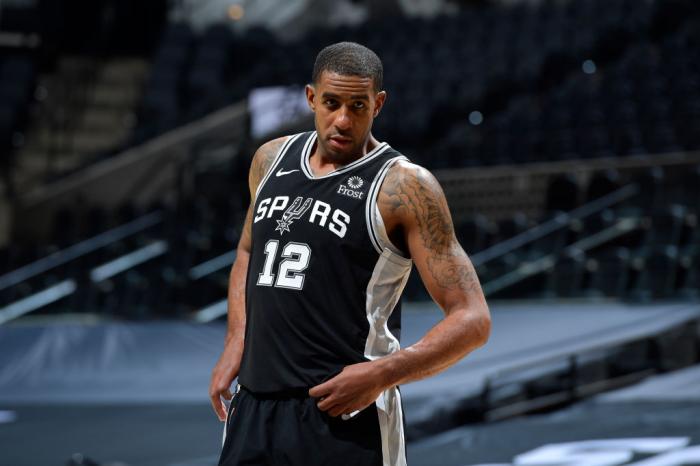 篮网签约阿德引热议！全明星冲冠阵容太疯狂，美媒调侃杜兰特的反应