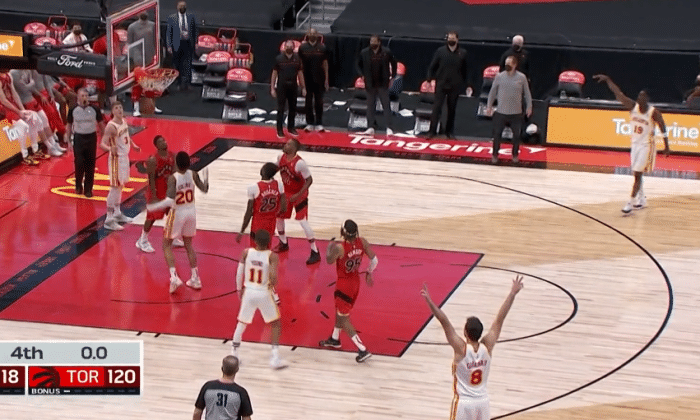 NBA神奇一战！奇兵压哨三分绝杀，全队疯狂庆祝，对手抱头绝望