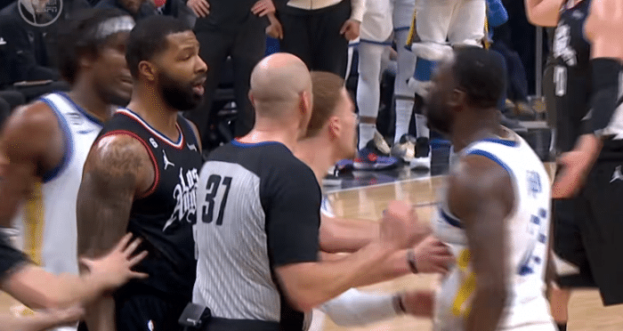 冲突：小莫二级恶犯撂倒格林被驱逐 追梦拿球砸威少吃T下场禁赛