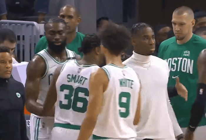 乱！科尔发飙，格林不满吹罚领T，库里受伤离场，斯玛特飞踢克莱