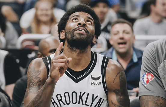 詹皇躺枪！欧文称60分太爽了：没有故意刷分，队友鼓励破纪录