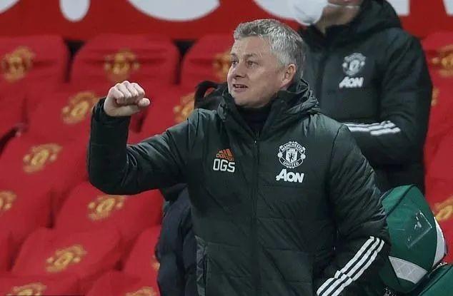 曼联续约索帅合同曝光！年薪千万无夺冠指标，但不会砸钱抢哈兰德