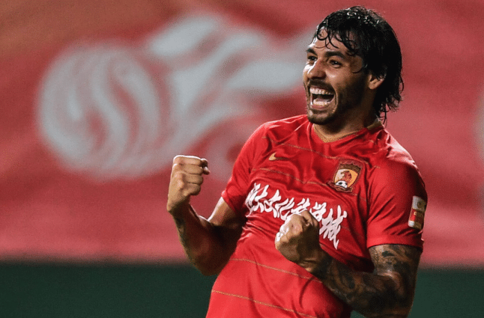 中超背锅！高拉特退化，胡尔克超重，艾克森踢巴乙，洛国富剩拼劲