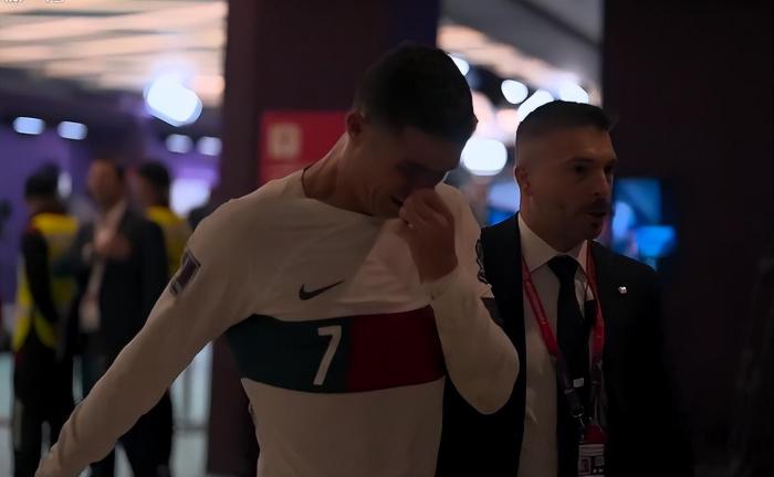 世界杯92年神迹诞生：非洲小国创造历史！C罗赛后痛哭离场