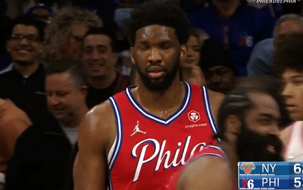 费城疯狂逆转！单节轰38-19，哈登大帝三节47分，对手被打懵了