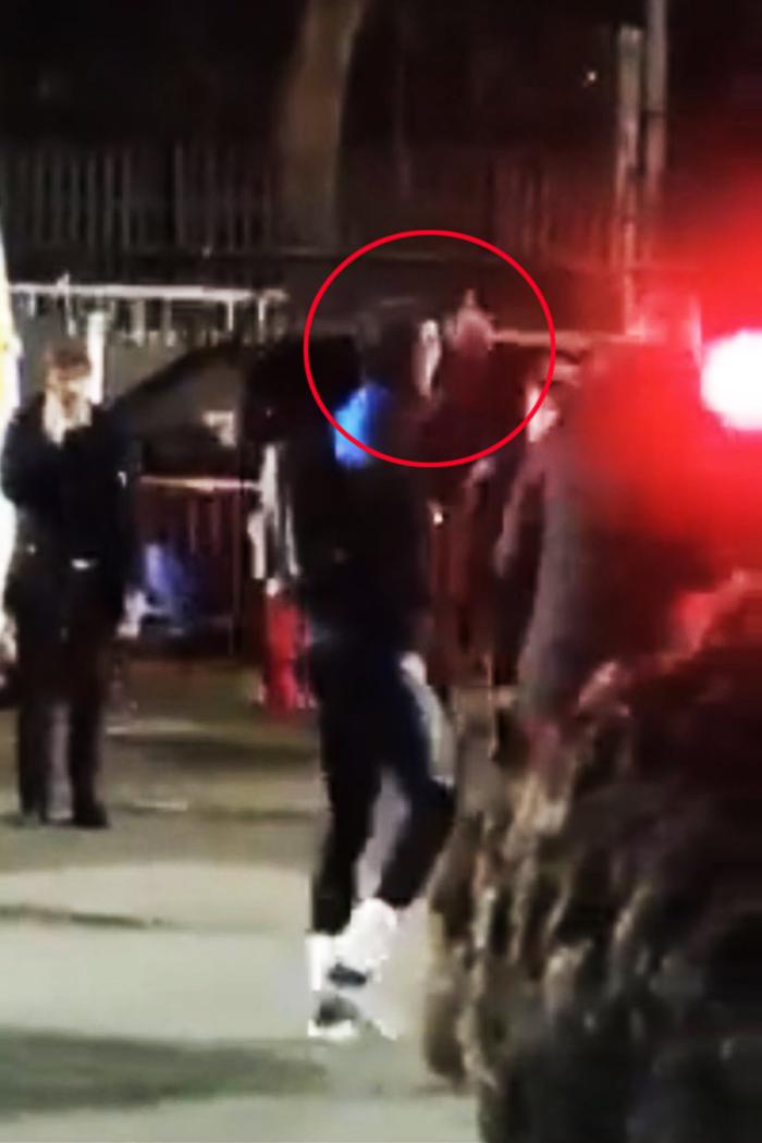 曼联妖星被骂疑向球迷竖中指，事后否认！博格巴豪宅被盗悬赏捉贼