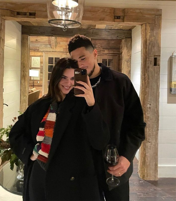 旧情复燃？曝布克和詹娜在酒店中共度情人节 曾相恋2年经常恩爱亮相