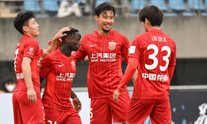 不开小差！巨星宣布留队+争冠，第1豪阵奔向无敌，远胜泰山、三镇