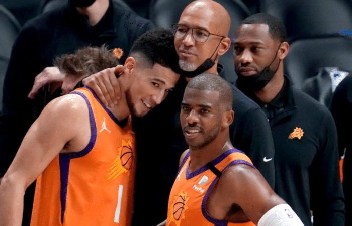 保罗受伤一幕曝光！飞往洛杉矶接受检查，本赛季已打58场犹如遭魔咒