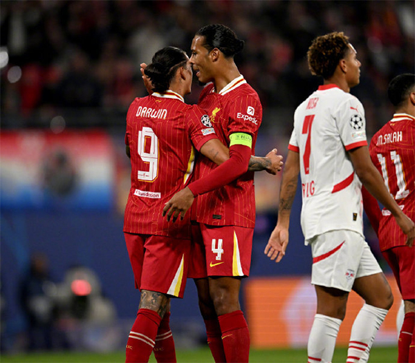 英超四强欧冠强势开局，垄断积分榜前三