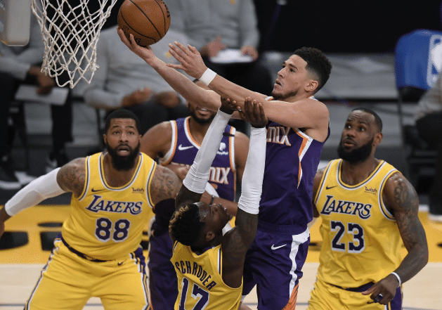 狂砍38分！詹皇连续三分续命，无奈湖人输球：三大主力缺阵+1人伤退