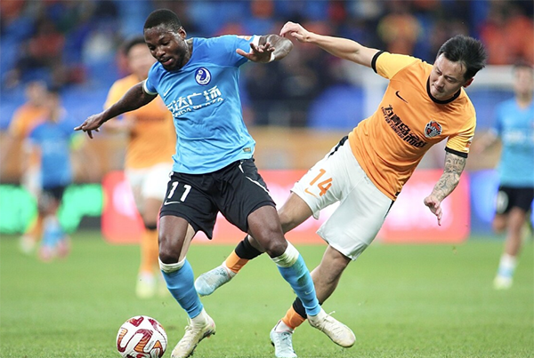 2-2不解渴！大连人将降级，中超第29轮被做掉：保级死敌4-0太夸张