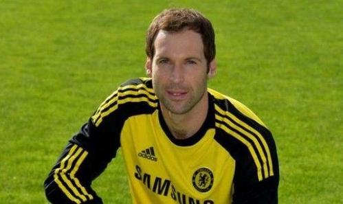 切赫为什么戴头套？切赫戴头套迫不得已！