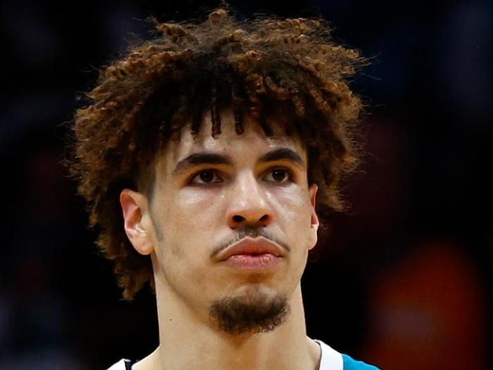 曝黄蜂新星惹官司！20岁三球被起诉欺诈，遭索赔超过一千万美元