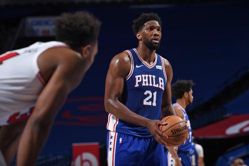 50+17！大帝比肩张伯伦创纪录，兴奋地振臂欢呼，他真要和詹皇争MVP