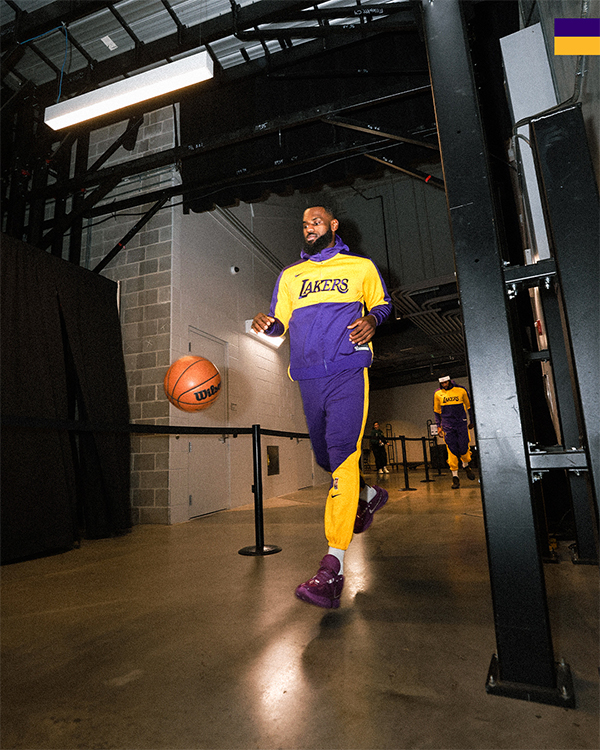 姆斯遭遇争议判罚，摊手抱怨吃 T，16 分钟11+6遭字母哥大帽