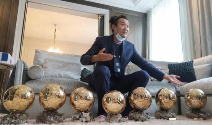 王涛合影梅西七金球：中国球员拿不到的，我拿到了