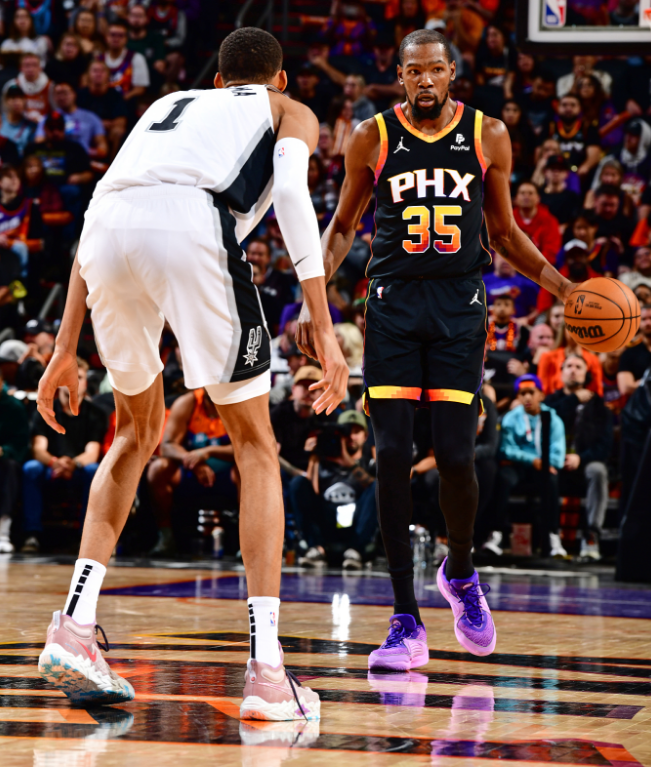 杜兰特致命失误未被犯规！官方裁判报告出炉：马刺两将防守均不犯规