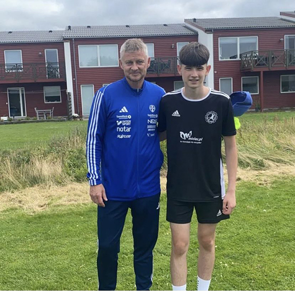 索帅拒绝执教挪威女足，下课两年曼联还得继续付钱！效仿范加尔报复