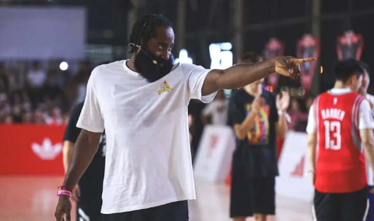 揭秘哈登大骂莫雷内幕！欧文发声询问 76人要价太高无法与快船达成交易