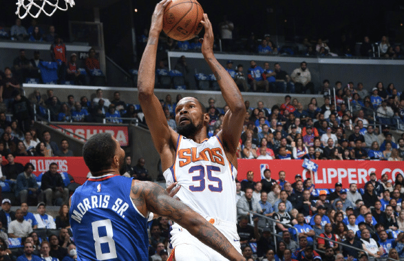 争议！威少最后撞翻杜兰特，快船被吹31次犯规，名嘴吐槽裁判