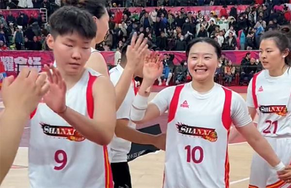 武桐桐时隔438天复出，轰21分获胜，女篮世界杯重伤