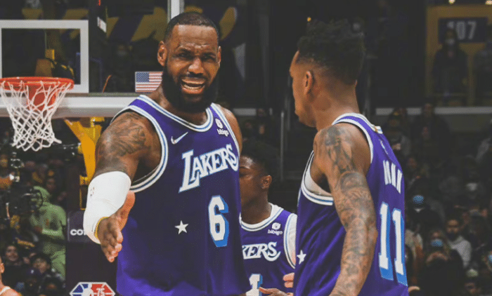 湖人重返前六！詹皇刷爆纪录，沃格尔盛赞蒙克：他是终结者