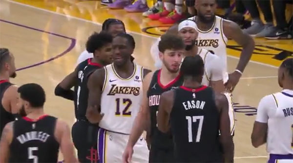 詹姆斯回应与火箭主帅争吵！伊森赛后冲向湖人替补席 被保安强行带走
